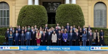 Albares highlights the equal standing of Israelis and Palestinians at the UfM Forum