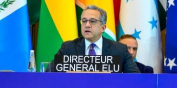 Albares felicita al nuevo director general de la UNESCO, el egipcio Khaled El-Enany
