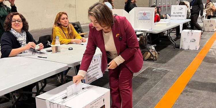El referéndum de Noboa registró un 30% de participación entre los ecuatorianos de España