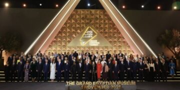 Felipe VI coincide con Al Sisi y una cuarentena de jefes de Estado y Gobierno en la inauguración del Gran Museo Egipcio