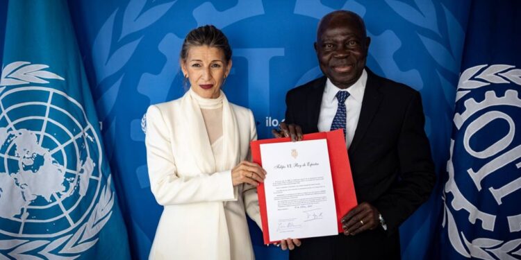 España formaliza en la OIT la ratificación del Convenio para la Protección de la Maternidad