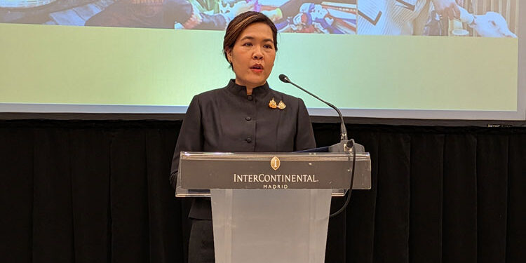 Triple conmemoración en la recepción del Día Nacional de Tailandia