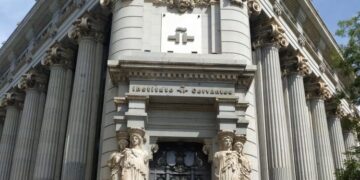 El Cervantes denuncia la decisión “unilateral” de la RAE de elegir Panamá para el próximo Congreso de la Lengua