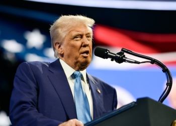 Sumar pide al Gobierno que condene ante UE y ONU el cierre del espacio aéreo de Venezuela por parte de Trump