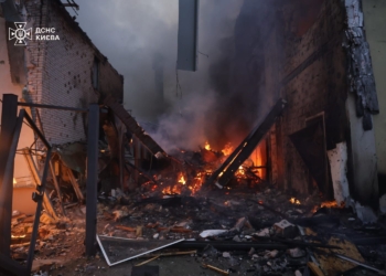 Albares condena los nuevos ataques masivos rusos contra Ucrania y Sybiha se lo agradece