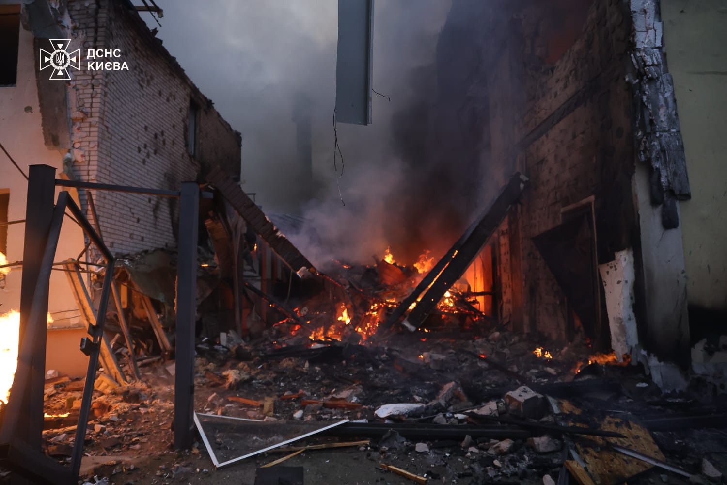 Albares condemns new massive Russian attacks against Ukraine, and Sybiha thanks him