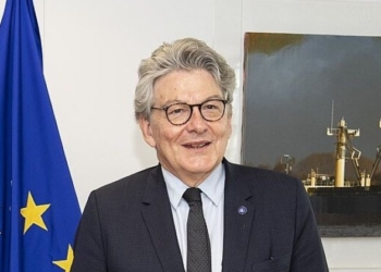 España expresa su solidaridad con el excomisario europeo Thierry Breton tras su expulsión de EEUU