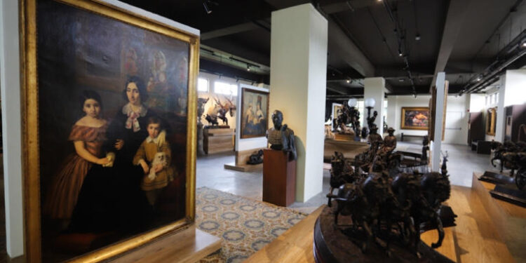 El embajador de Filipinas en España inaugura un museo en Luzón con su colección particular de arte europeo