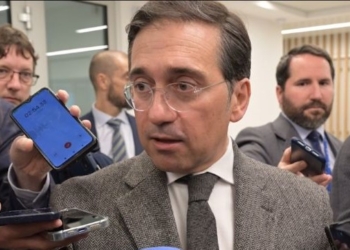 Albares advierte de que “la soberanía europea pasa por tener un verdadero Ejército europeo”