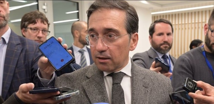 Albares advierte de que “la soberanía europea pasa por tener un verdadero Ejército europeo”