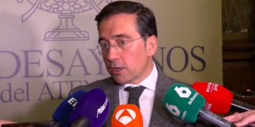 Albares afirma que la OTAN podría reforzar su seguridad en Groenlandia en caso de “riesgo”