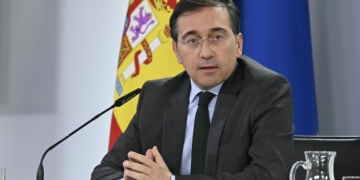 Albares precisa que todavía “no hay ningún plan” para el envío de tropas a Ucrania