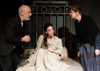 Sombras, culpa y represión en la obra ‘Noche’, en el Teatro Español