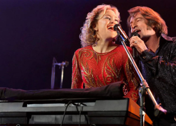 Estreno de ‘Song Sung Blue’, la historia de un tributo a Neil Diamond