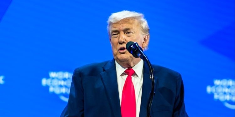 Trump vuelve a cargar contra España por el gasto en Defensa y Sánchez se ofrece “encantado” a hablar con él