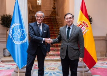 Albares y el director general de OIEA hablan sobre la central ucraniana de Zaporiyia y el programa nuclear iraní