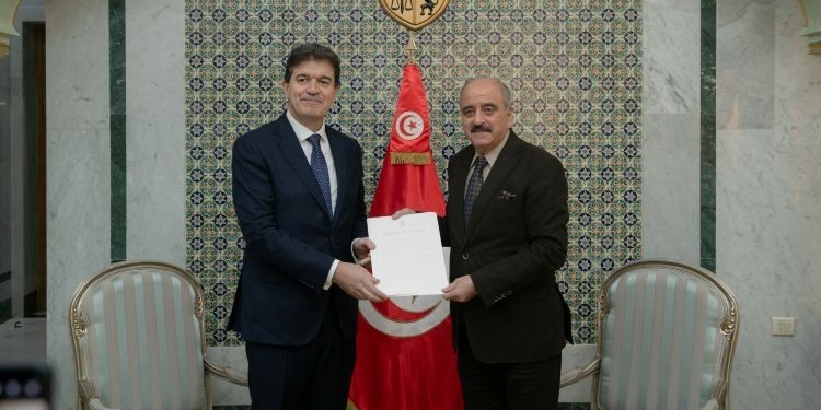El ministro de Exteriores de Túnez recibe al nuevo embajador de España, Isidro González Afonso