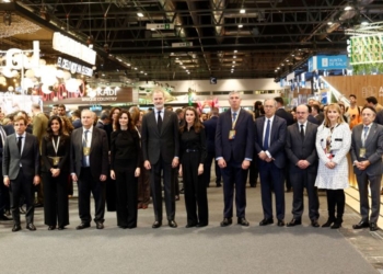 Los Reyes inauguran Fitur 2026, marcada por el luto oficial tras el accidente de Adamuz
