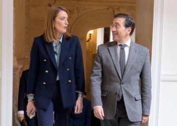 Albares y Metsola vuelven a abordar la legalidad del catalán, el euskera y el gallego en la UE