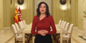 Ayuso concede la Medalla Internacional de Madrid a EEUU por ser el “faro del mundo libre”