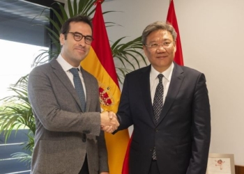 Carlos Cuerpo también viajará próximamente a China, al igual que Pedro Sánchez