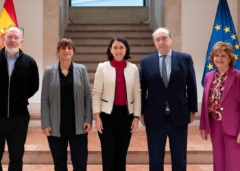 Exteriores firma un acuerdo con sindicatos y patronal para reforzar la cooperación al desarrollo