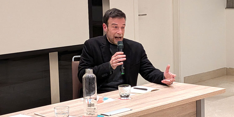 Gran interés de los diplomáticos en nuestra tertulia sobre Donald Trump