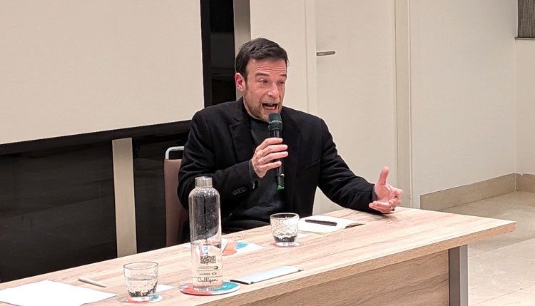 Great interest of diplomats in our talk on Donald Trump