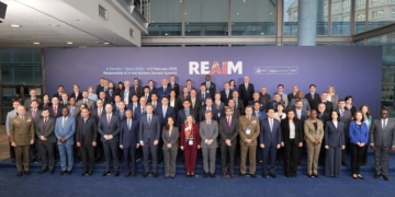 El temporal impide la participación de Albares en la cumbre mundial sobre el uso militar de la IA