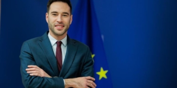 Bruselas se solidariza con España tras los insultos de Musk a Sánchez