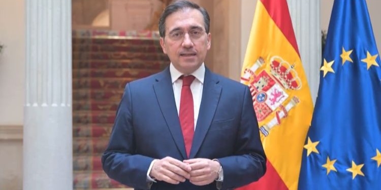 Albares announces he will appear before Congress to explain the treaty on Gibraltar following its official publication