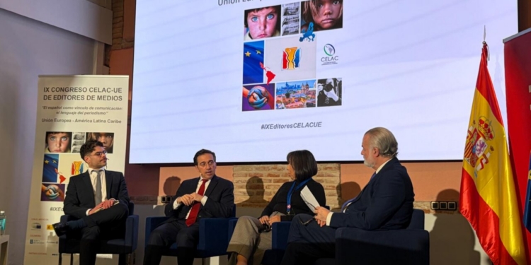 Albares reivindica una “voz iberoamericana” en el nuevo orden mundial y defiende el papel del periodismo frente a la desinformación