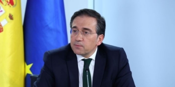 Albares to meet in Algeria with the Ministers of Foreign Affairs and Hydrocarbons and inaugurate the Cervantes Institute in Oran