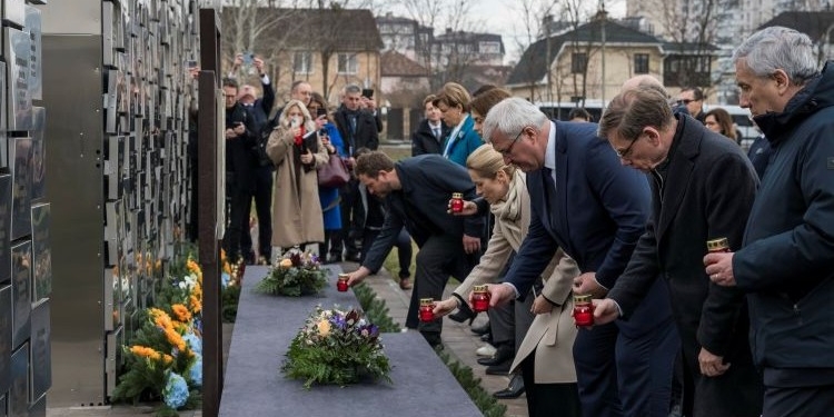 España y el resto de la UE, salvo Hungría, reclaman en Kyiv la “plena rendición de cuentas” de Rusia