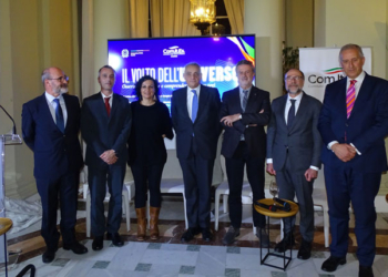 Conferencia en la Embajada de Italia para comprender el universo