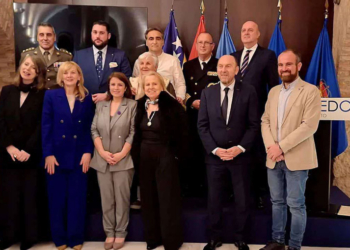 The Bosnian Embassy recalls the holiday hosting of Bosnian children in Asturias during the post-war