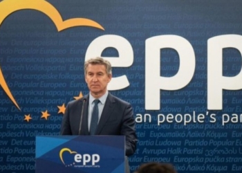 Feijóo califica de “absolutamente disparatada” la política exterior del Gobierno