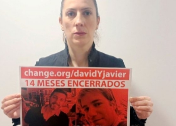 Las familias de los dos detenidos en Guinea recogen 45.000 firmas para exigir la intervención del Gobierno