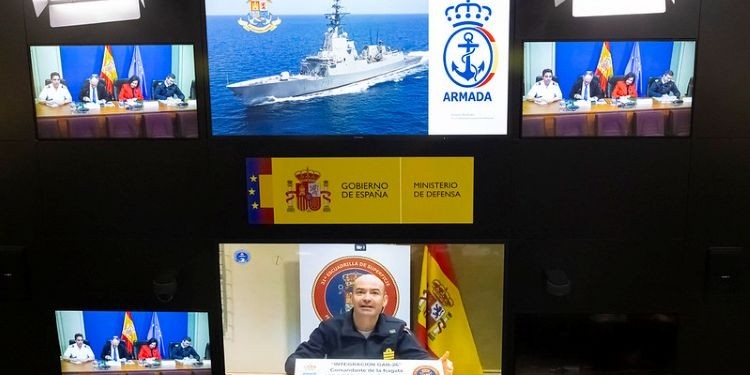 Robles contacts the frigate ‘Cristóbal Colón’ on defensive mission in Cyprus
