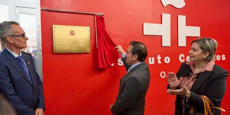 Albares officially inaugurates the Cervantes center in Oran nearly 18 years after its founding