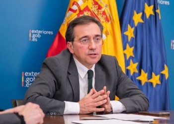 Albares calls on the EU to promote “de-escalation” in the Middle East and protect “freedom” in Iran