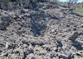 Destrucción en el lugar del ataque a un hospital en Líbano