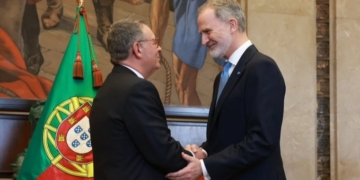 The new President of Portugal expressly thanks King Felipe VI for attending his inauguration