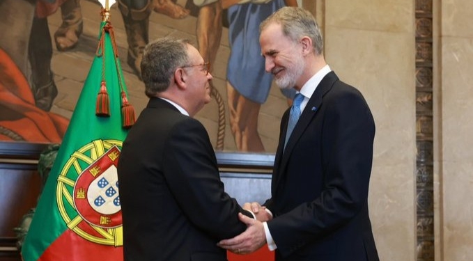The new President of Portugal expressly thanks King Felipe VI for attending his inauguration