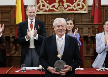 The King and Queen present the Cervantes Prize to Mexican writer Gonzalo Celorio
