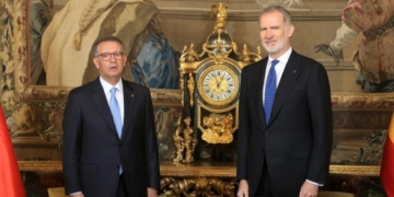 Felipe VI and Sánchez welcome António José Seguro on his first trip abroad as President of Portugal
