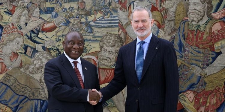 King Felipe VI receives South African President Cyril Ramaphosa on the eve of the progressive summit in Barcelona