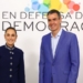 Sánchez condemns the “dangerous normalization of the use of force” and affirms that “democracy cannot be taken for granted”