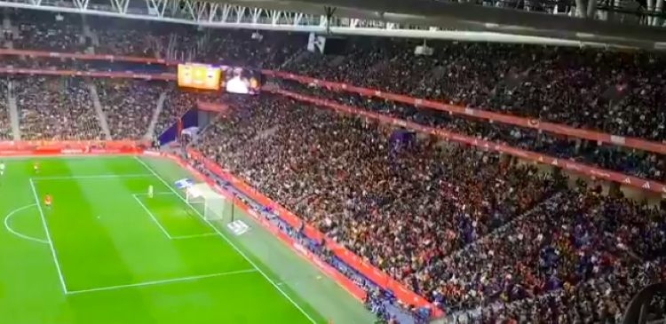 Albares traslada a su homólogo egipcio su condena a los cánticos racistas en Cornellà