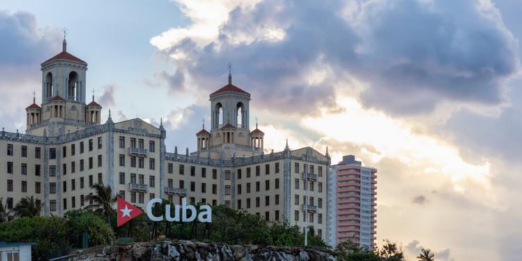 Trump redobla la presión y se plantea “tomar Cuba”